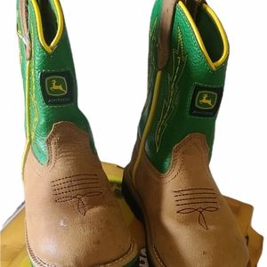 Boots in great used condition..